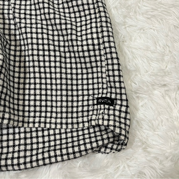 RVCA Checkered Black and White Button up

Size S

Button up,‎ surf skate - Picture 4 of 7